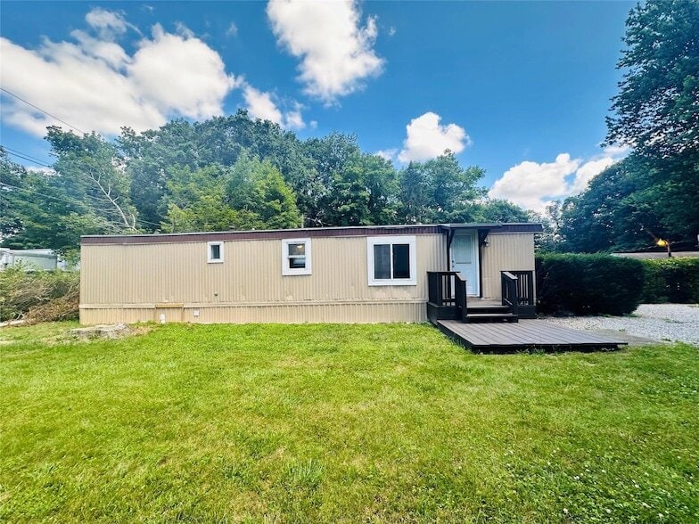 Primary Photo - 3 Fords Ln