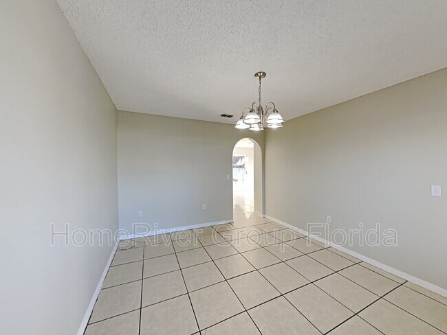 Foto del edificio - 364 Chelmsford Ct