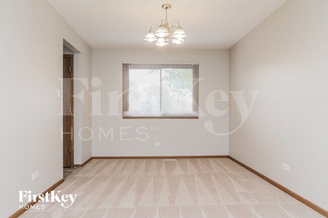 Foto del edificio - 753 Willow Rd