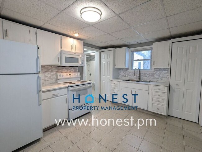 Foto del edificio - 73 Kennedy Memorial Dr