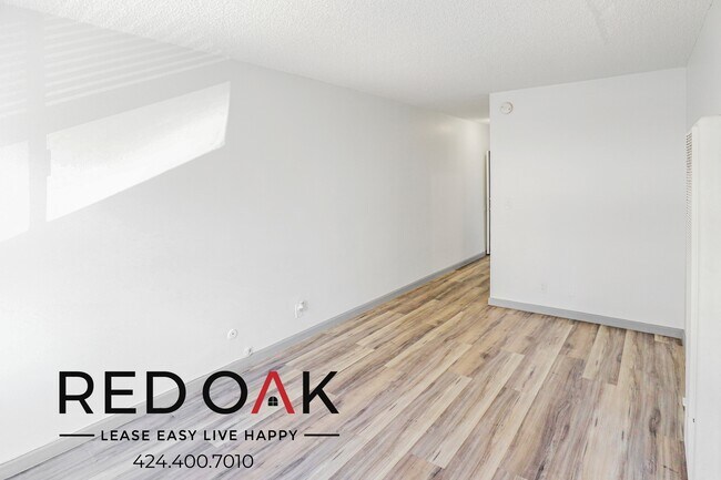 Building Photo - 5119 Fountain Ave