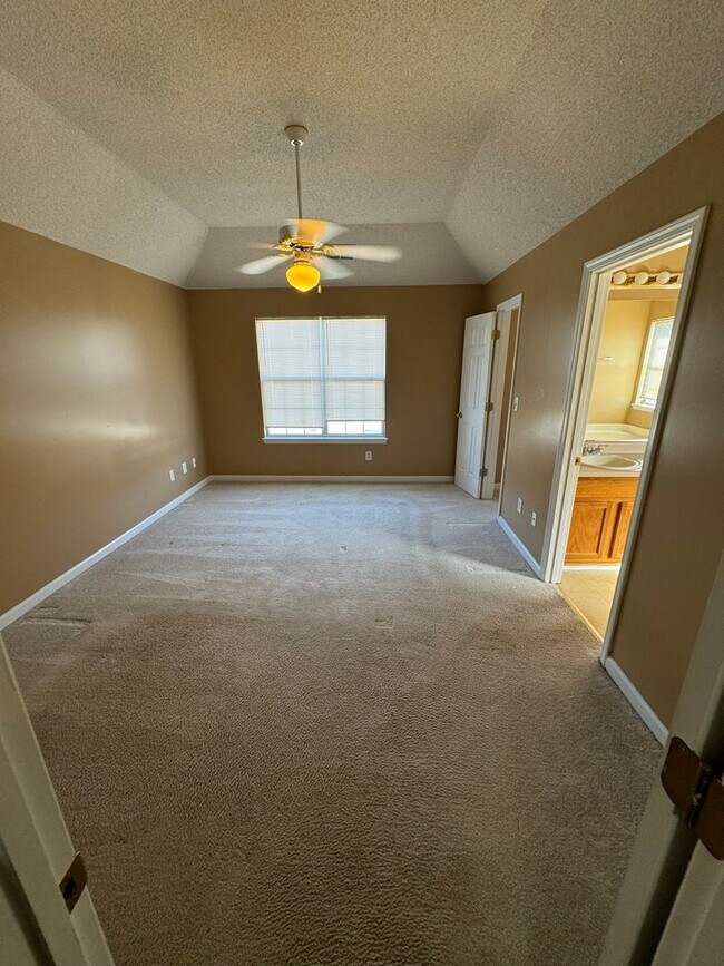 Foto del edificio - 250 Teak Ln: Freshly Painted 3BD, 2.5BA Ho...