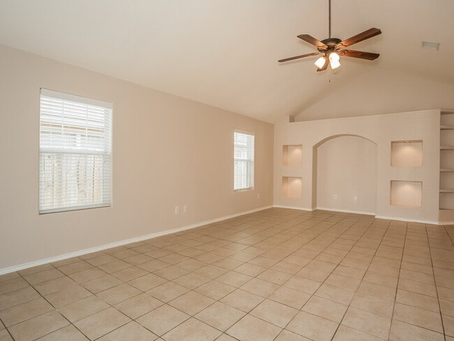 Foto del edificio - 18719 Reynolds Park Dr