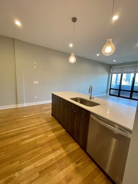 Foto del edificio - 4555 N Ravenswood Ave