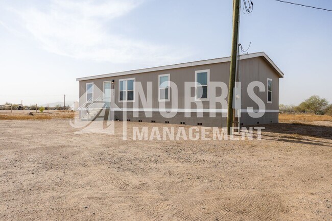 Foto del edificio - 17727 W Salvatore Ln