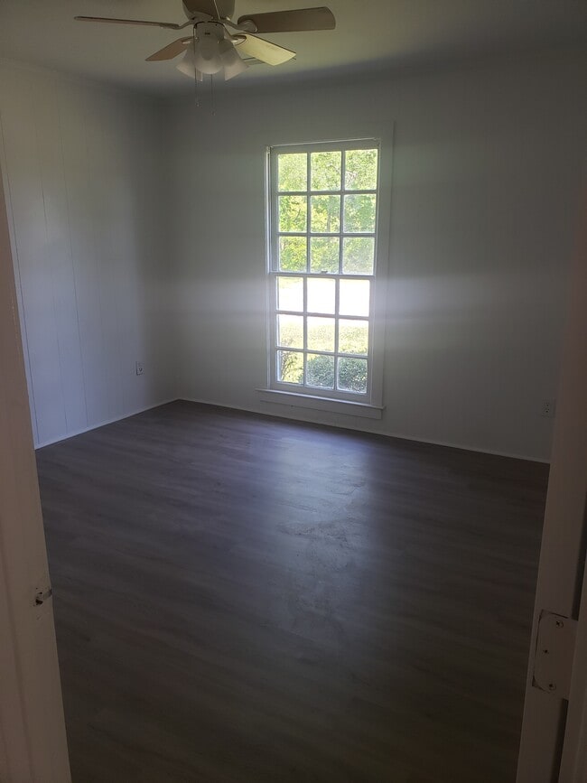 Foto del edificio - 5428 Sidbury Rd