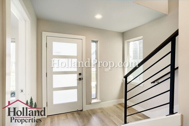 Building Photo - Spacious, Energy-Efficient Home in Reeds Crossing Near Parks & Trails