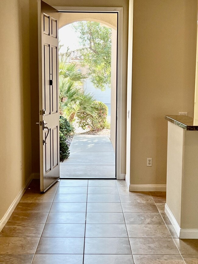 Building Photo - 81952 Avenida Bienvenida