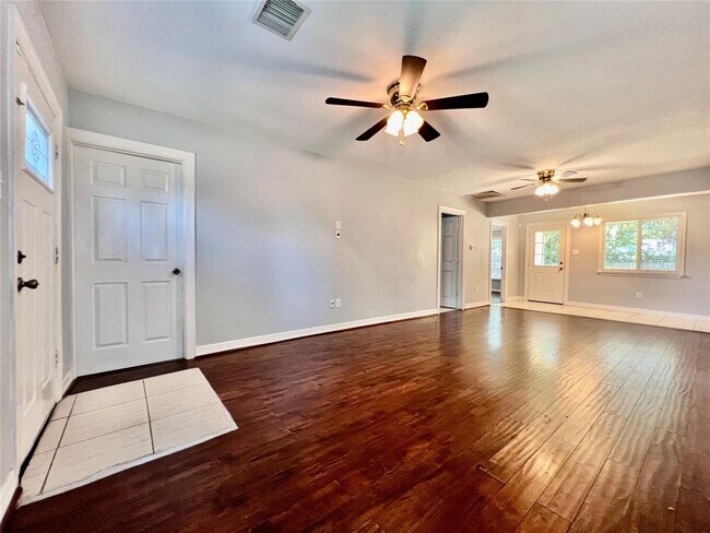 Foto del edificio - 4114 Beggs St