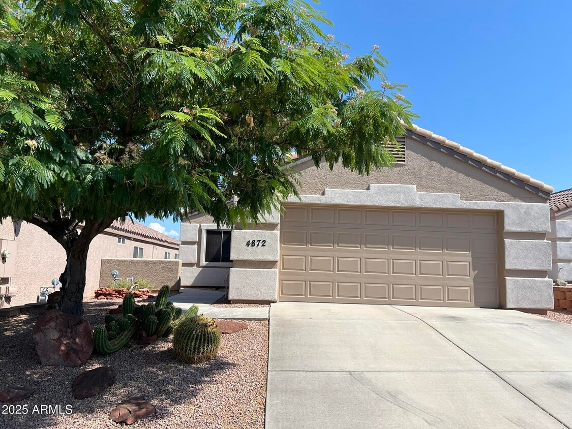 Foto principal - 4872 E Meadow Vista Dr