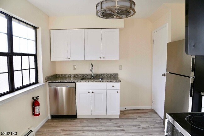 Foto del edificio - 768 Springfield Ave