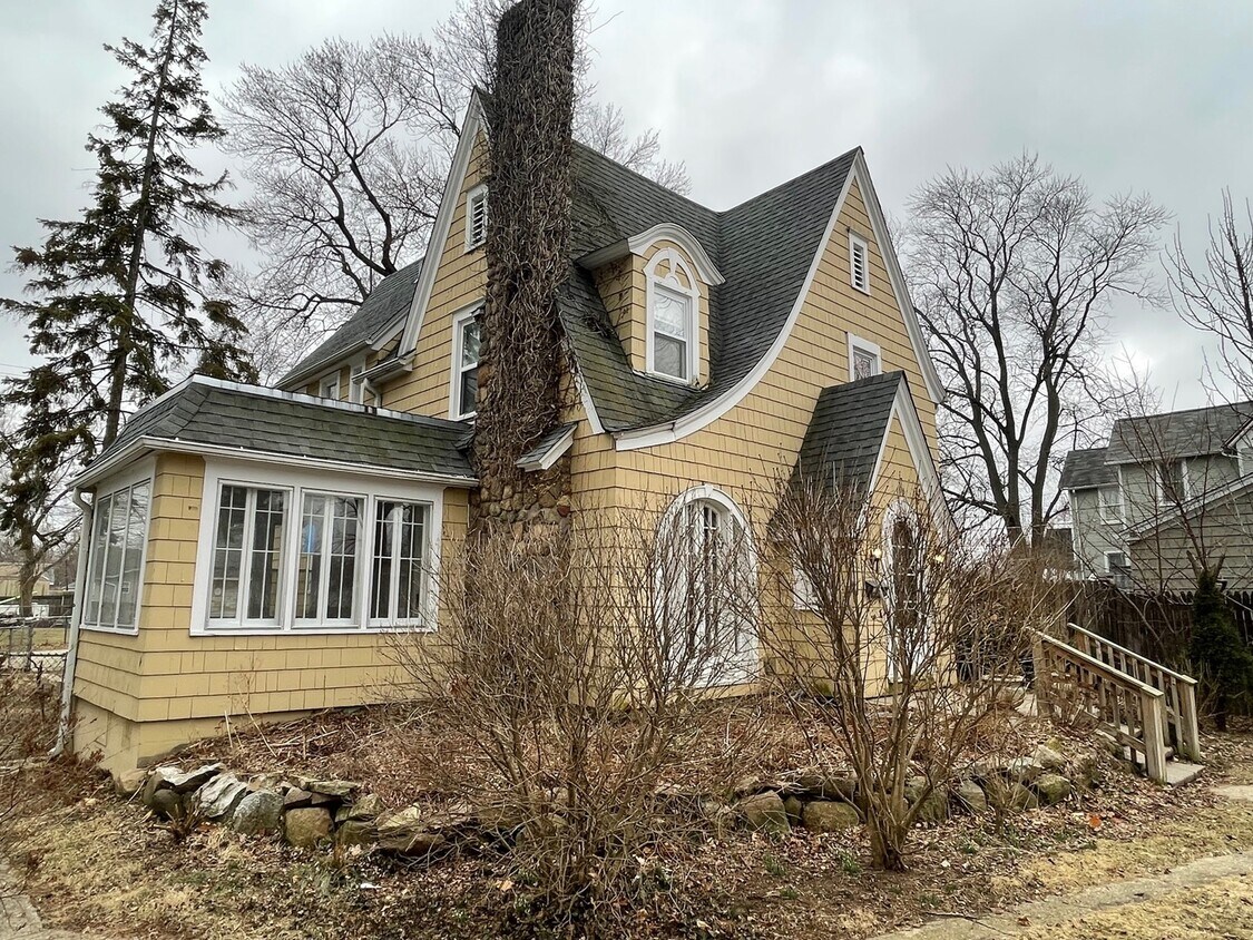 Foto principal - 1515 Carmel Blvd