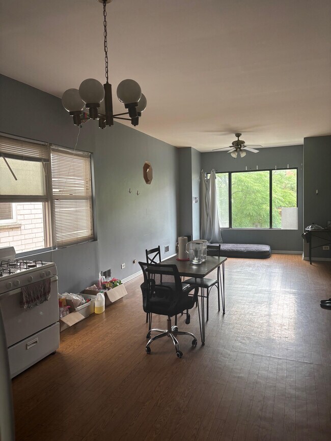 Foto del edificio - 2525 N Ashland Ave