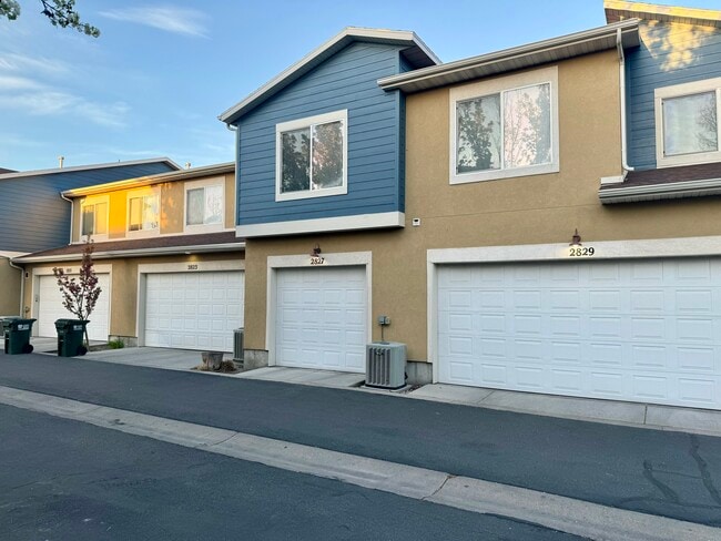 Building Photo - 2827 S Fairgrove Ln