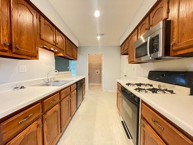 Building Photo - Magnolia Subdivision