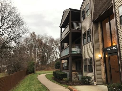 Foto del edificio - 404 Newport Ct