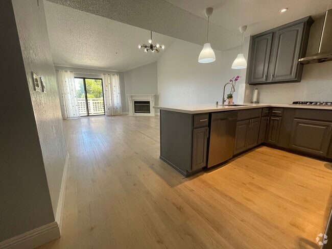 Building Photo - 1310 Ridge Ct