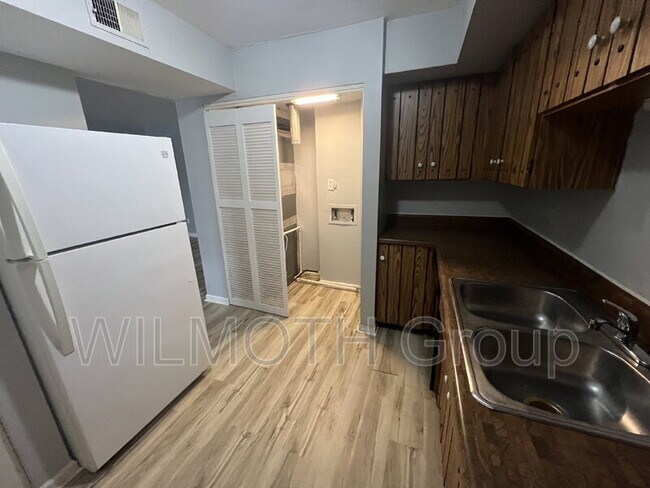 Building Photo - 1320 Millerwood Dr