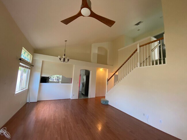 Building Photo - Kapolei Knolls: 4-bed, 2.5 bath with garag...