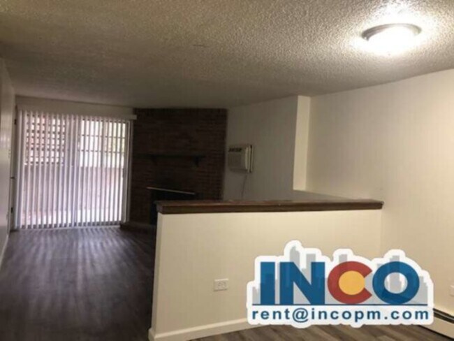 Foto del edificio - 1390 Everett Ct