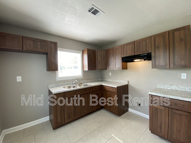 Building Photo - 2539 Frisco Ave