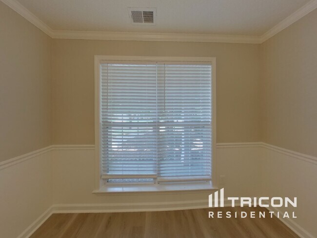 Building Photo - 112 Laurel Springs Dr