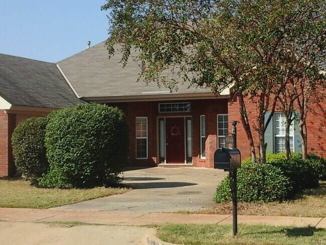 Foto del edificio - 106 Grasmere Ct