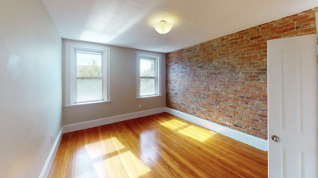 Building Photo - 38 Frankfort St