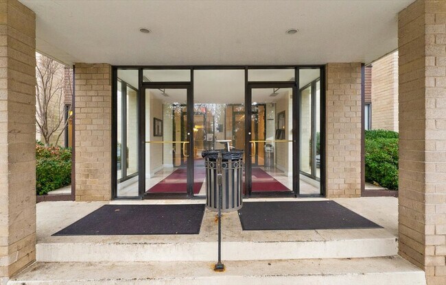 Foto del edificio - 3100 S Manchester St