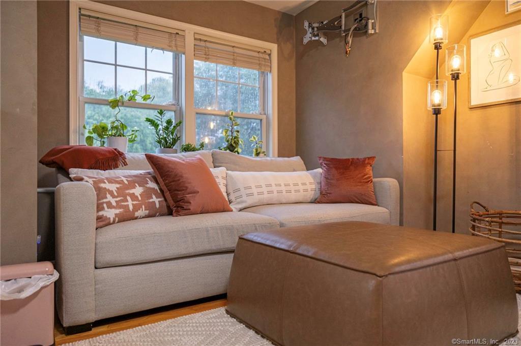 Foto principal - 160 Glenbrook Rd