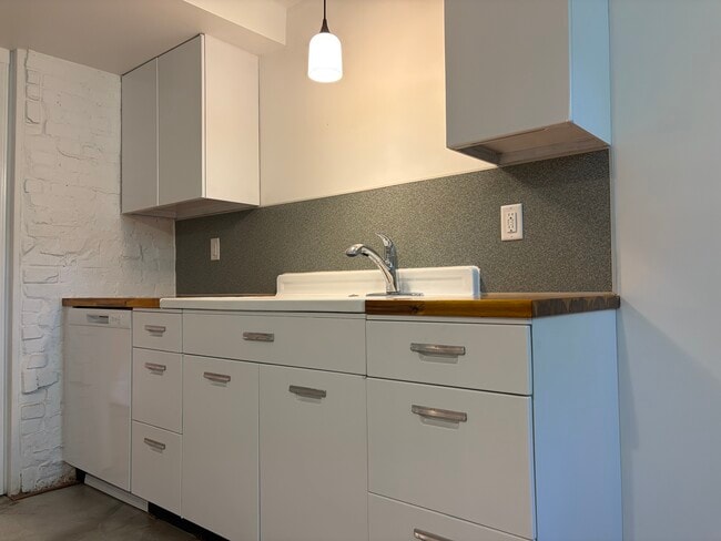 Building Photo - 1530 S 4th St