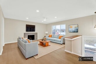 Building Photo - 915 James K Blvd