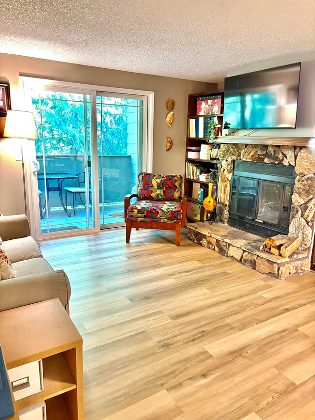 Building Photo - 29700 SW Courtside Dr