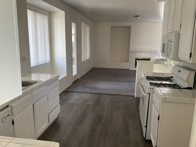 Foto del edificio - 4799 Zanzibar Ln