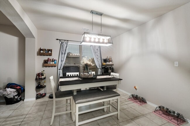 Foto del edificio - 5802 Acacia Farm