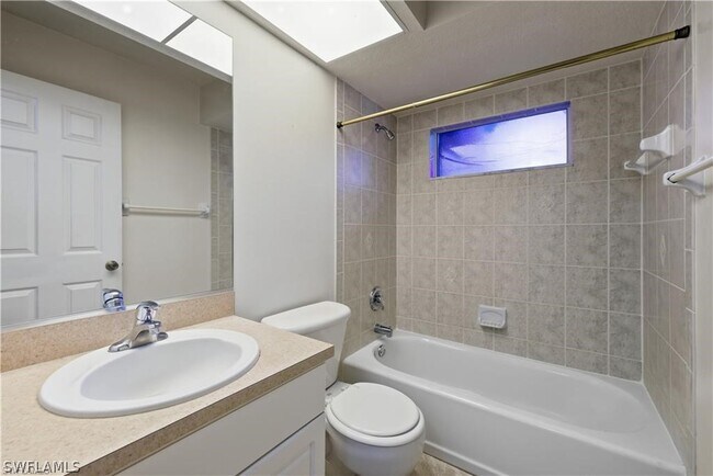 Foto del edificio - 826 SE 5th Ct