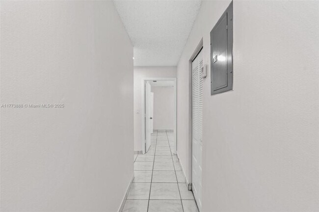 Foto del edificio - 5645 Taft St