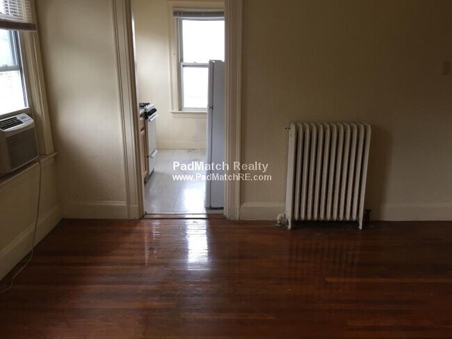 Building Photo - 44 Central St