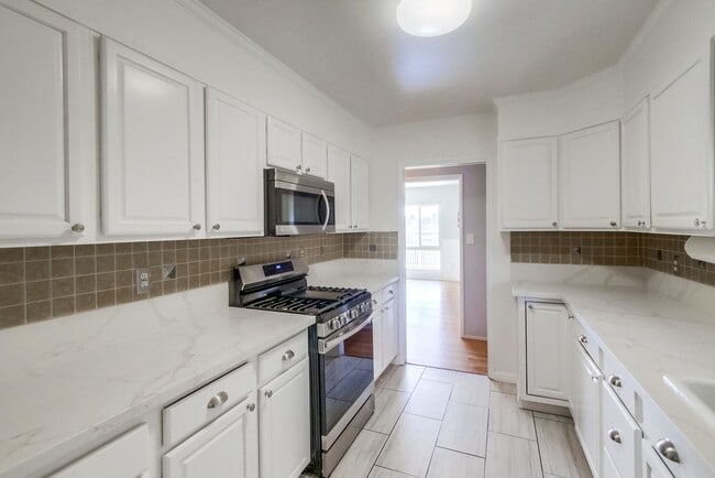 Foto del edificio - Cute 1 BEDROOM, 1 Bath Apartment in Del Cerro