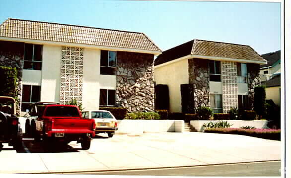 Building Photo - 1955 Thomas Ave