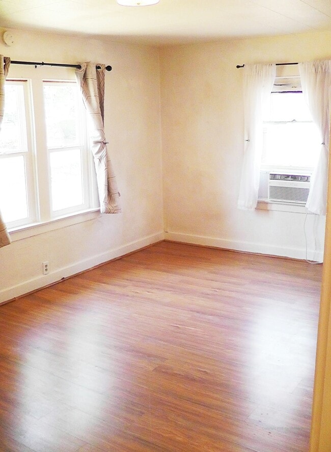Building Photo - 209 Tripp St