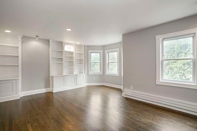 Building Photo - 16 Follen St