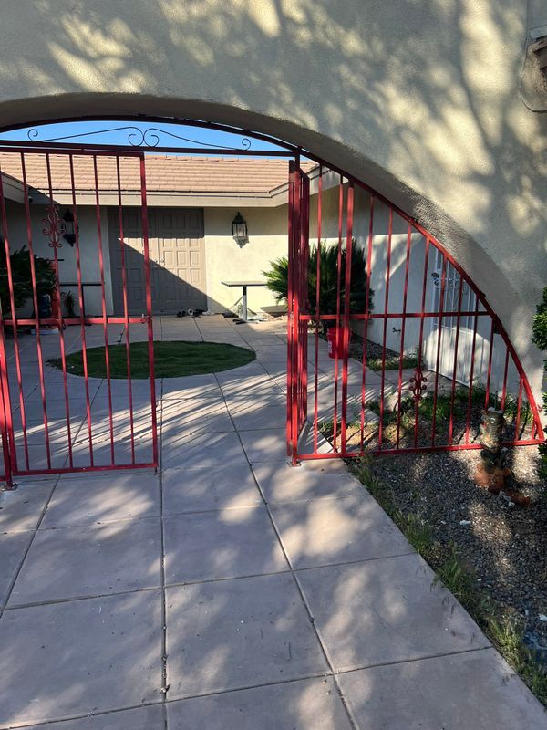 Foto principal - 18530 Eucalyptus St