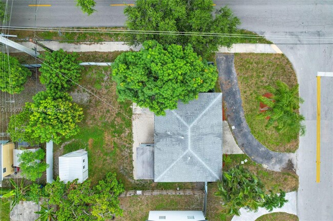 Foto del edificio - 6401 Grant St