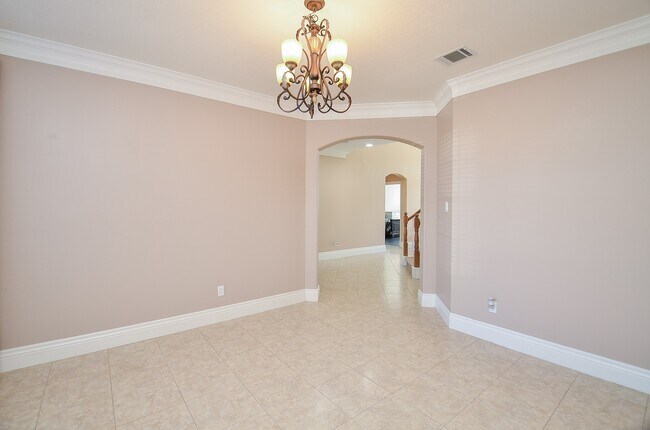 Foto del edificio - 5835 Stratford Gardens Dr