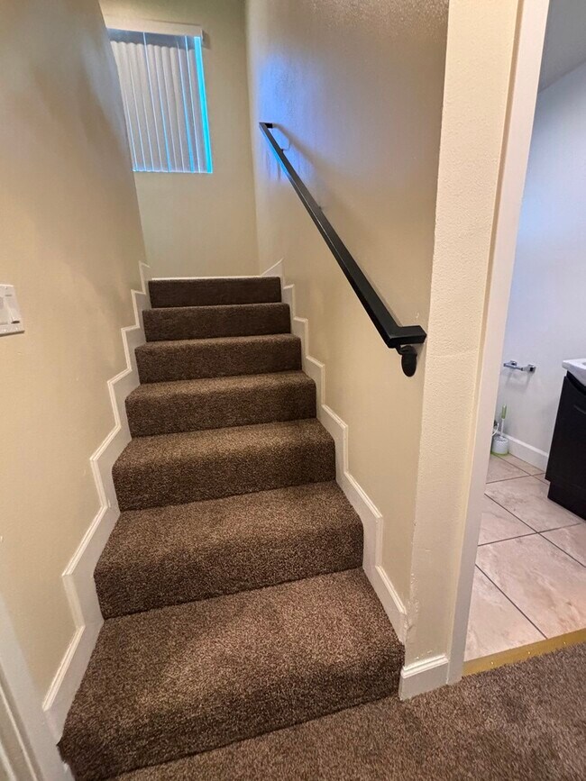 Foto del edificio - 426 W 109th Pl