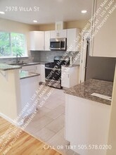 Building Photo - 2978 Villa St