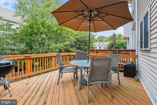 Foto del edificio - 5806 Appleford Dr