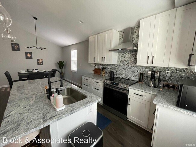 Foto del edificio - 3 br, 3 bath House - 519 Barton Street