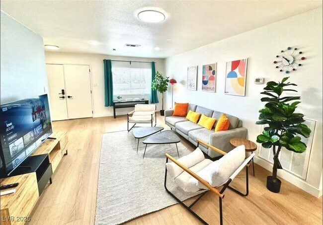 Foto del edificio - 4316 Powell Ave